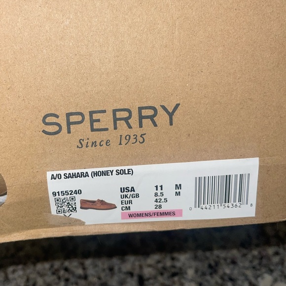 BRAND NEW SPERRYS - Picture 3 of 5